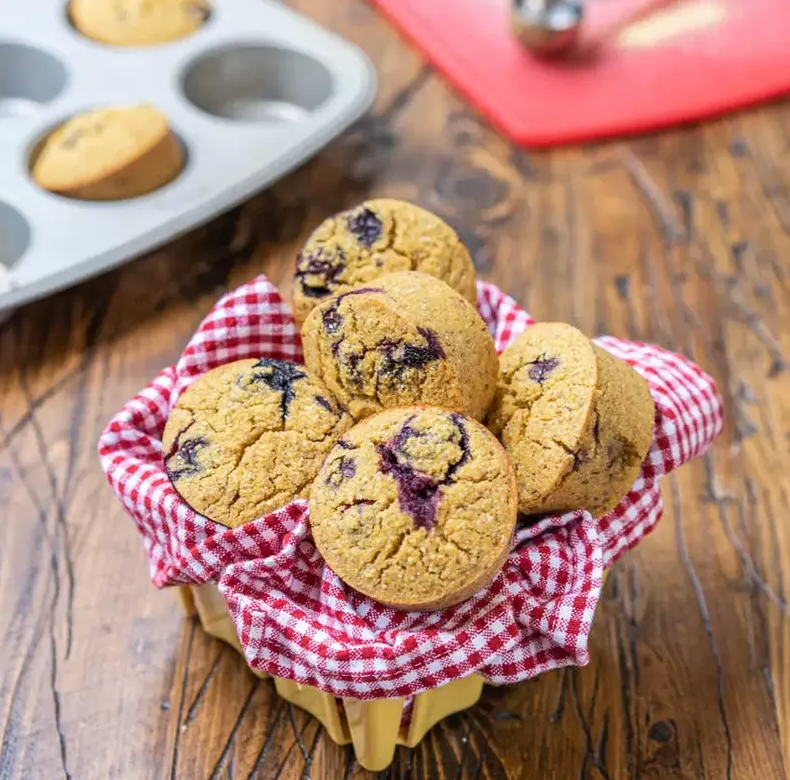 Blueberry cornbread muffins, vegan, no oil, sweetened only with dates